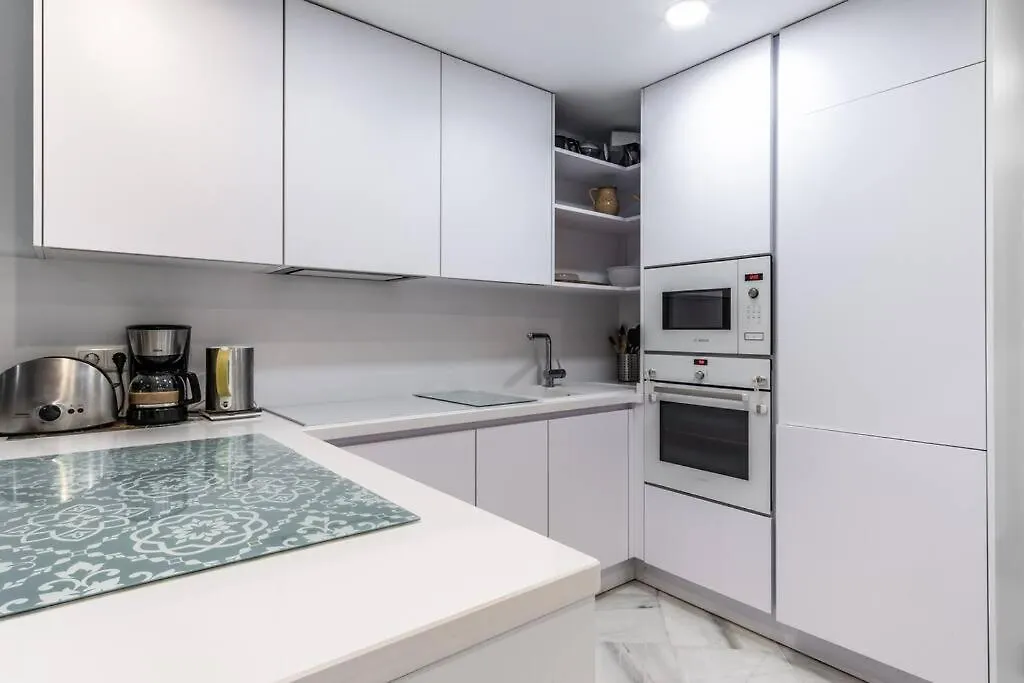1St Line Exclusive Apt In Heart Of The Golden Mile Marbella